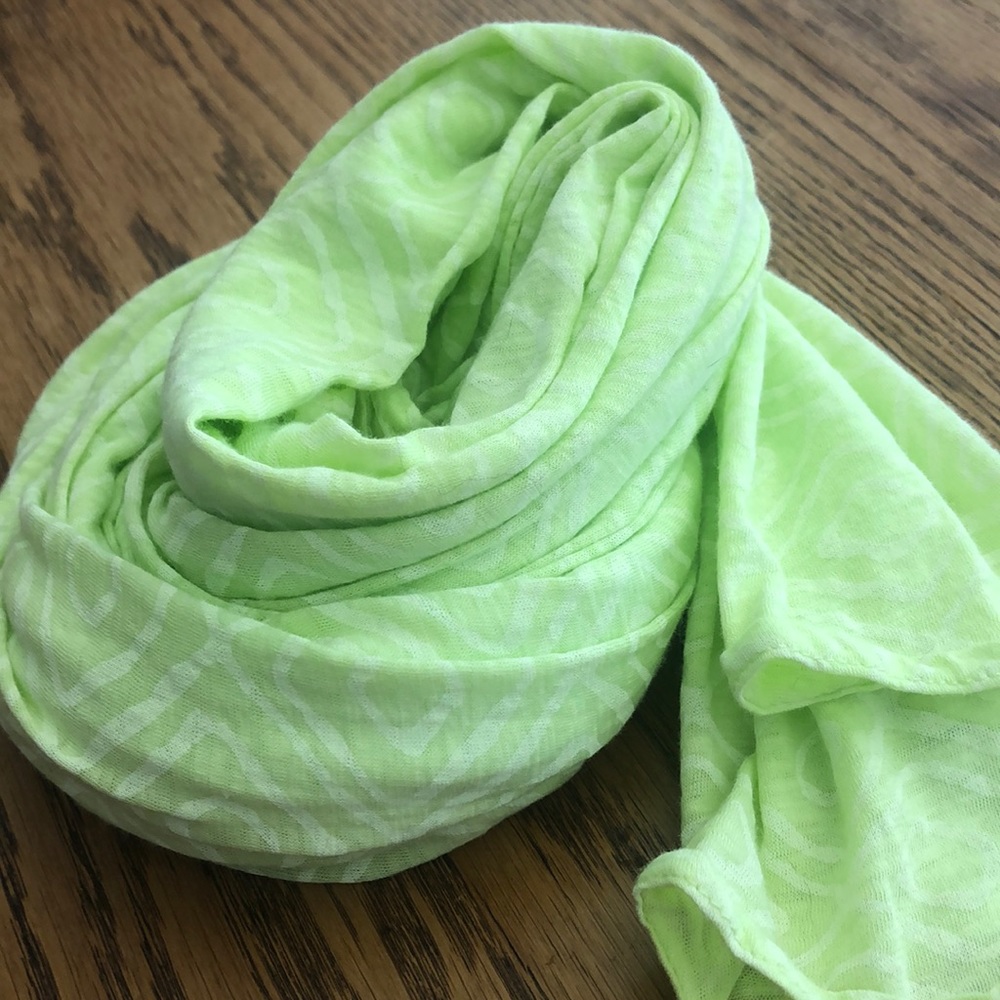 Fresh Produce scarf🌴NWOT